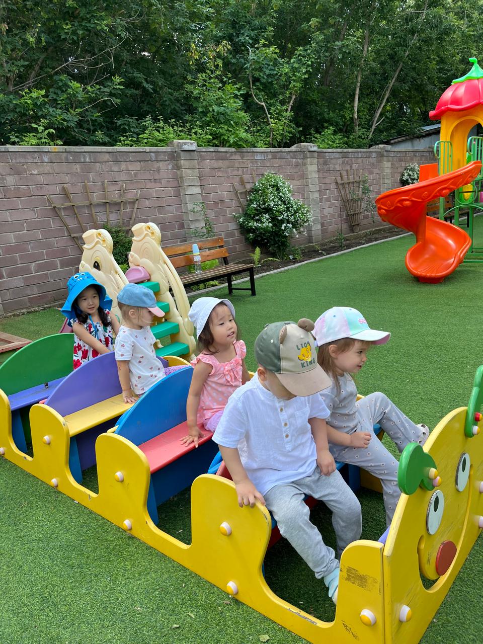 Моменты из жизни Mega Kids Chubary (18)